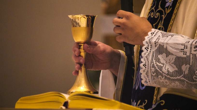 Na formação cristã, a liturgia fortalece a fé e inspira atitudes concretas na vida moral. Jose Eduardo De Oliveira e Silva ressalta o valor da celebração vivida com consciência.